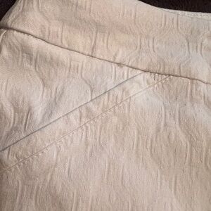 Dana Buchman Cream Textured Bermuda Shorts